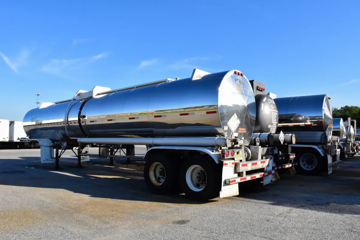 Stainless Tanker Bodies for Rigid Trucks and Trailers